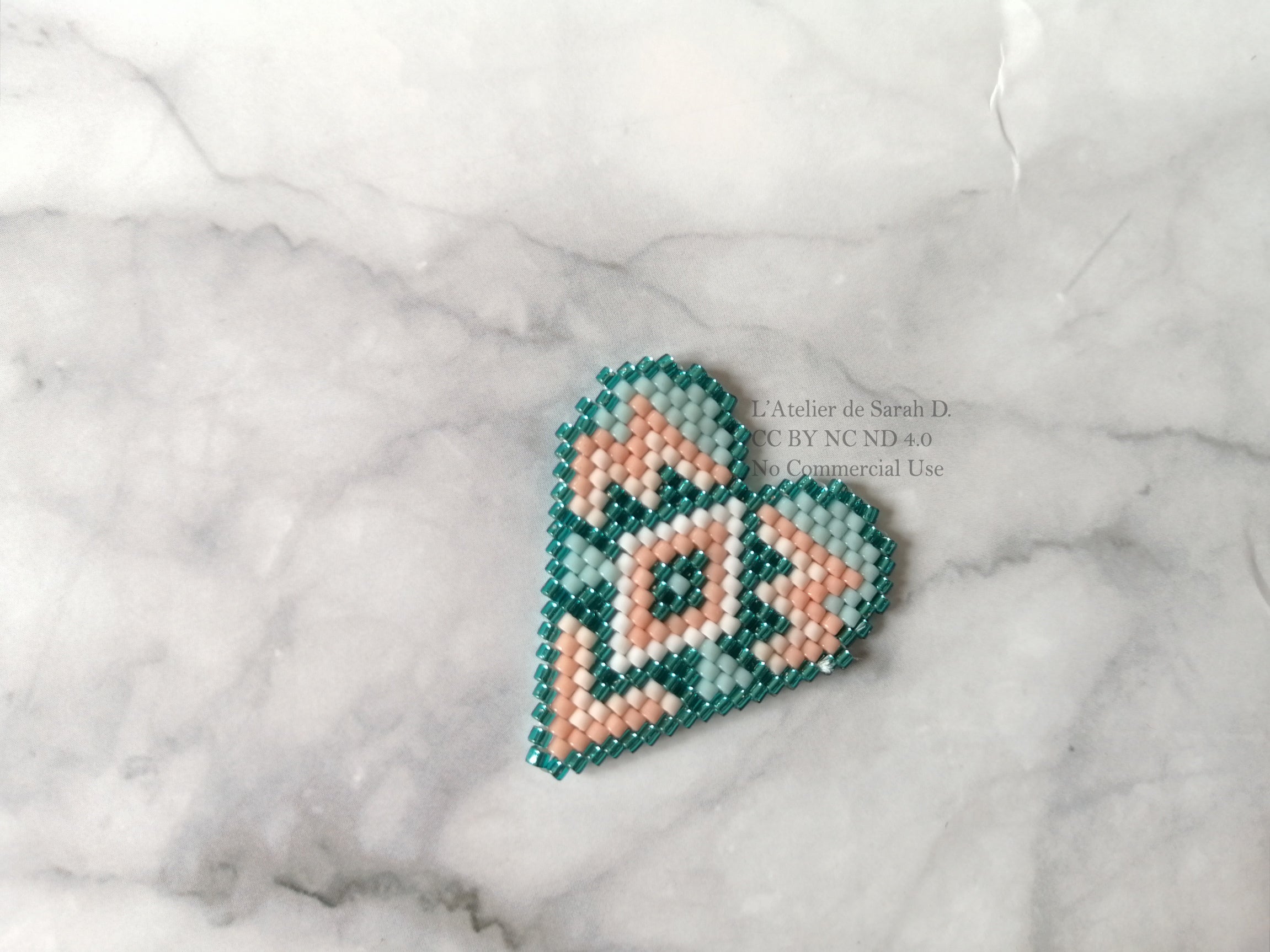Broche tissée COEUR